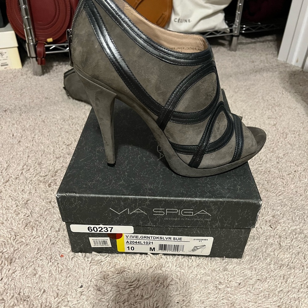 Via spiga peep toe booties